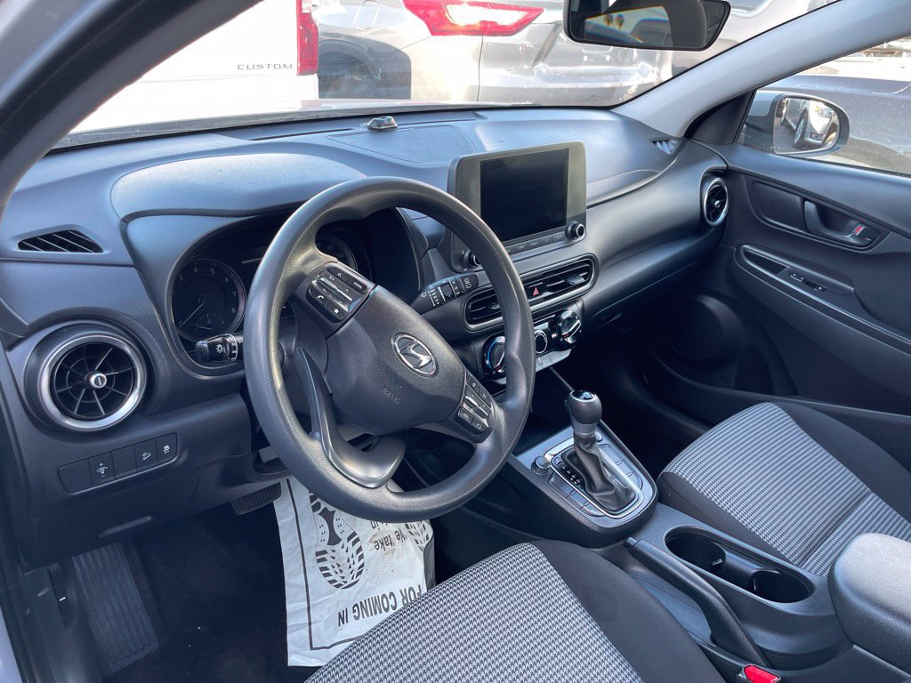 Used 2023 Hyundai Kona SE FWD image 5