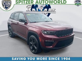 Used 2023 Jeep Grand Cherokee Limited w/ Black Appearance Package AWD/4WD video 1