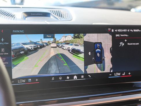 Used 2025 BMW X7 M60i image 23