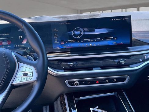 Used 2025 BMW X7 xDrive40i AWD/4WD image 6