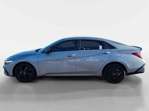 New 2026 Hyundai Elantra SEL Sport FWD image 2