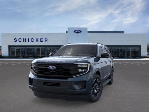 New 2026 Ford Expedition Active AWD/4WD image 2