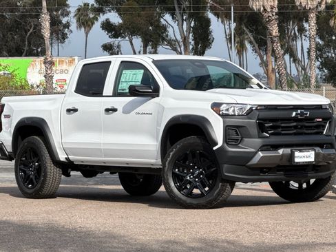 New 2025 Chevrolet Colorado Trail Boss w/ Midnight Edition image 2