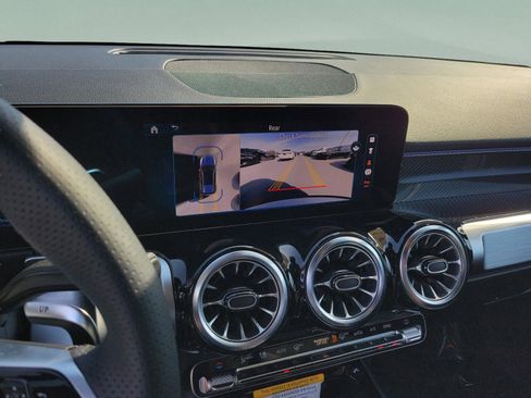 New 2025 Mercedes-Benz GLB 35 AMG 4MATIC image 22