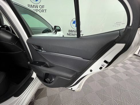 Used 2018 Toyota Camry XLE FWD image 22