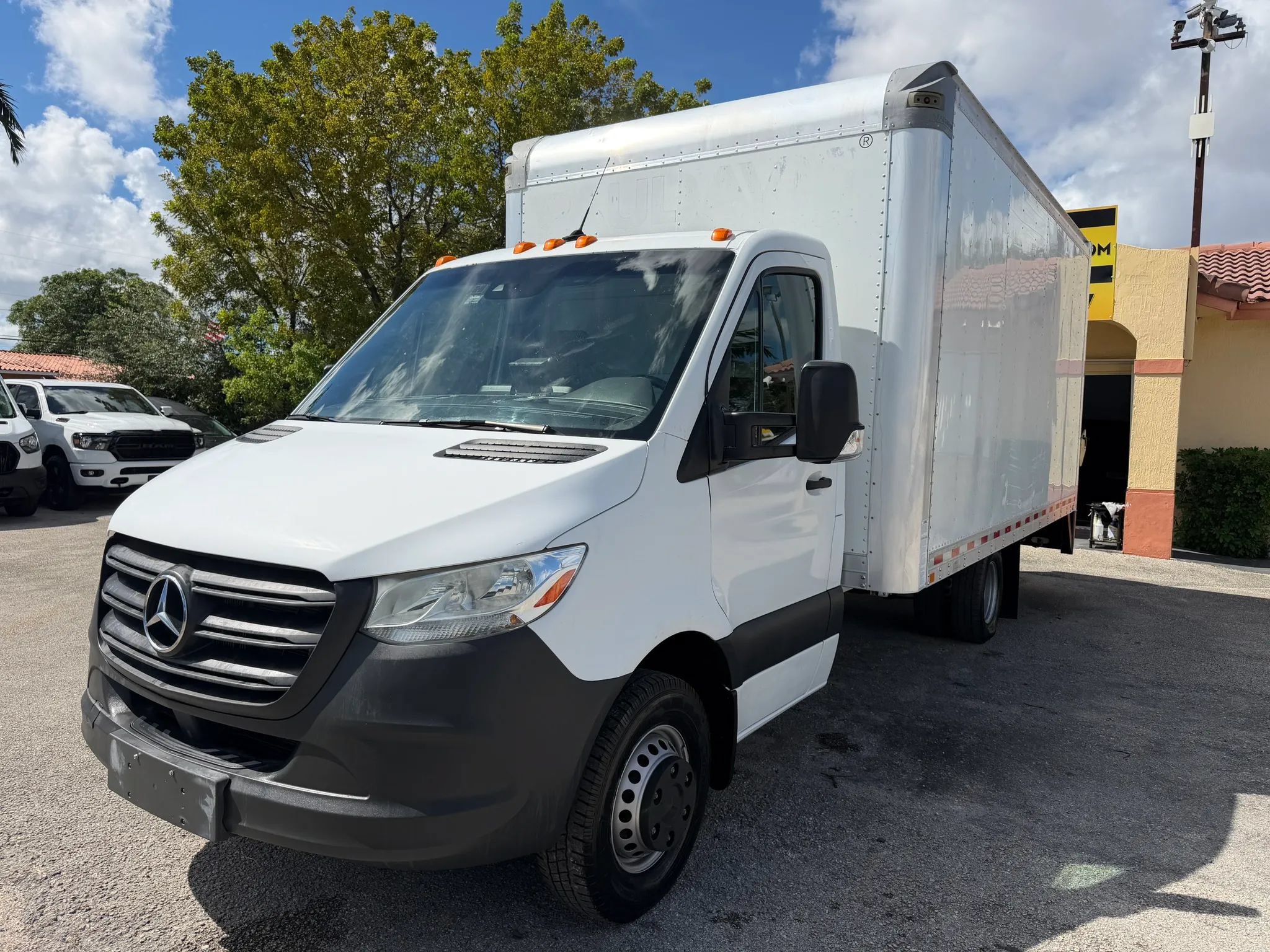 Used 2019 Mercedes-Benz Sprinter 170 image 3