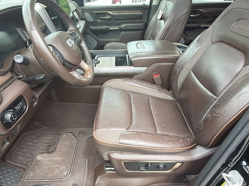 Used 2025 RAM 1500 Limited AWD/4WD image 16
