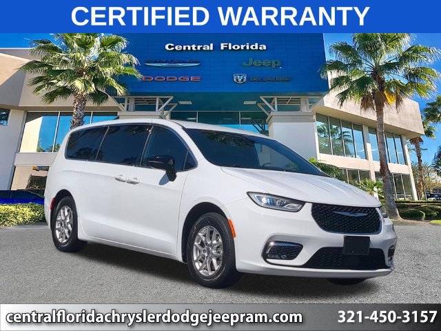 Certified 2025 Chrysler Pacifica Select FWD image 1