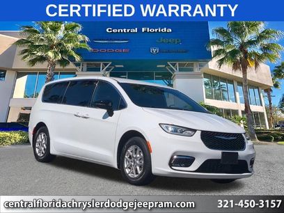 Certified 2025 Chrysler Pacifica Select