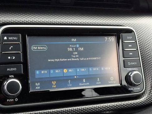 Used 2019 Nissan Kicks S image 17