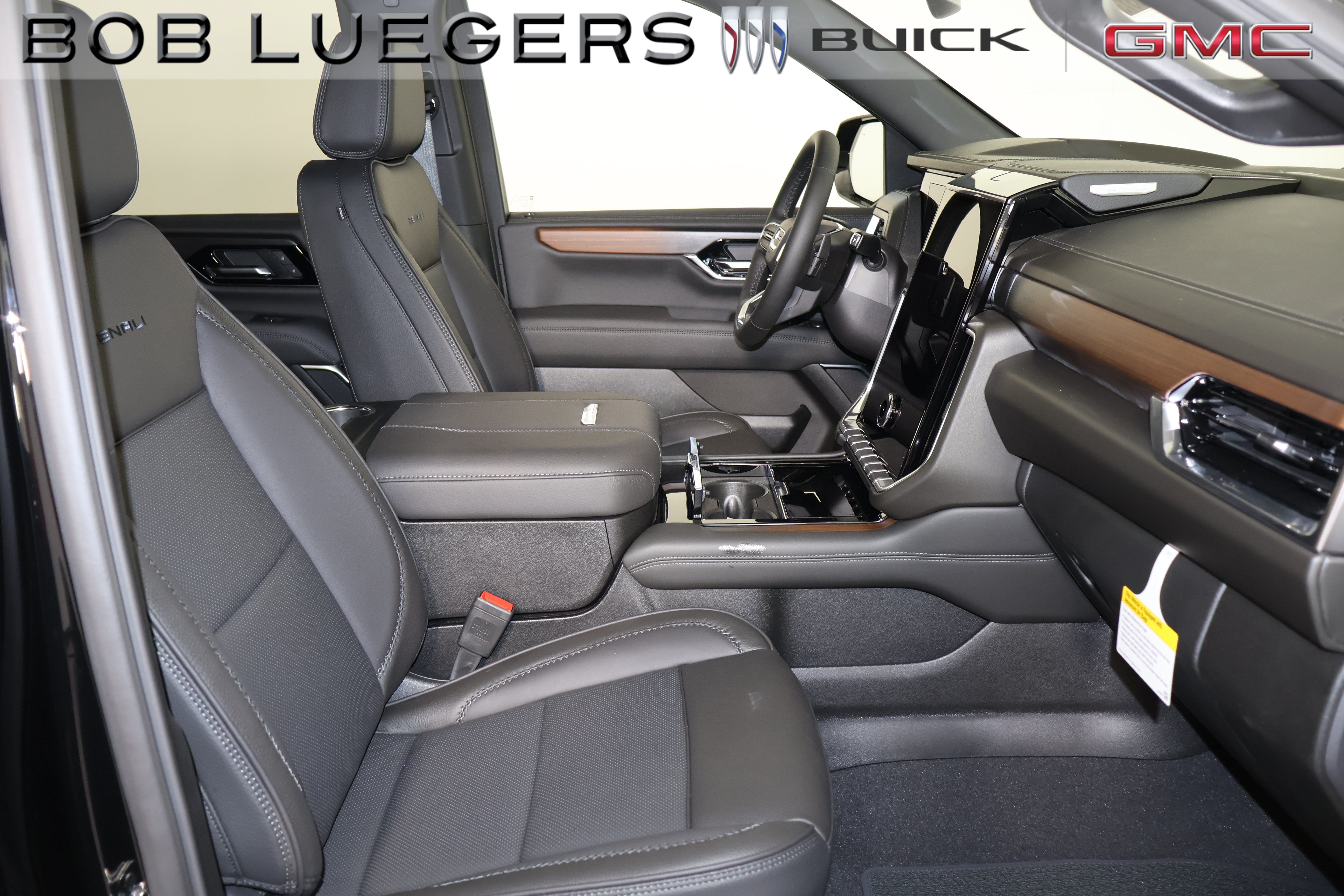 New 2026 GMC Yukon Denali AWD/4WD image 18