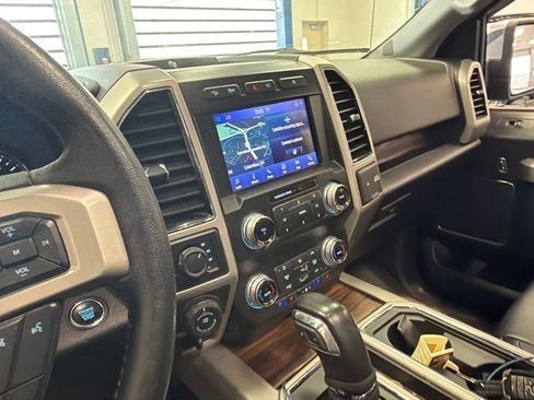 Used 2020 Ford F150 Lariat w/ Equipment Group 502A Luxury AWD/4WD image 4