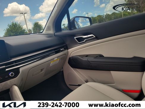 New 2026 Kia Sportage EX FWD image 18