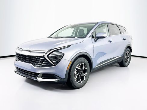 Used 2025 Kia Sportage LX FWD image 3