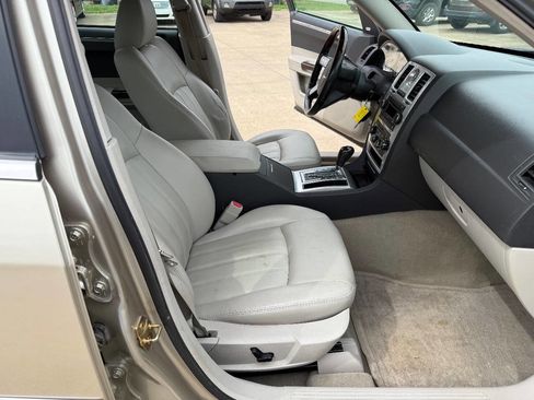 Used 2006 Chrysler 300 C image 17