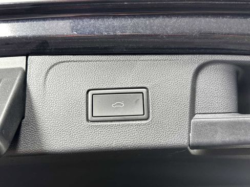 Used 2024 Volkswagen Atlas SE image 26