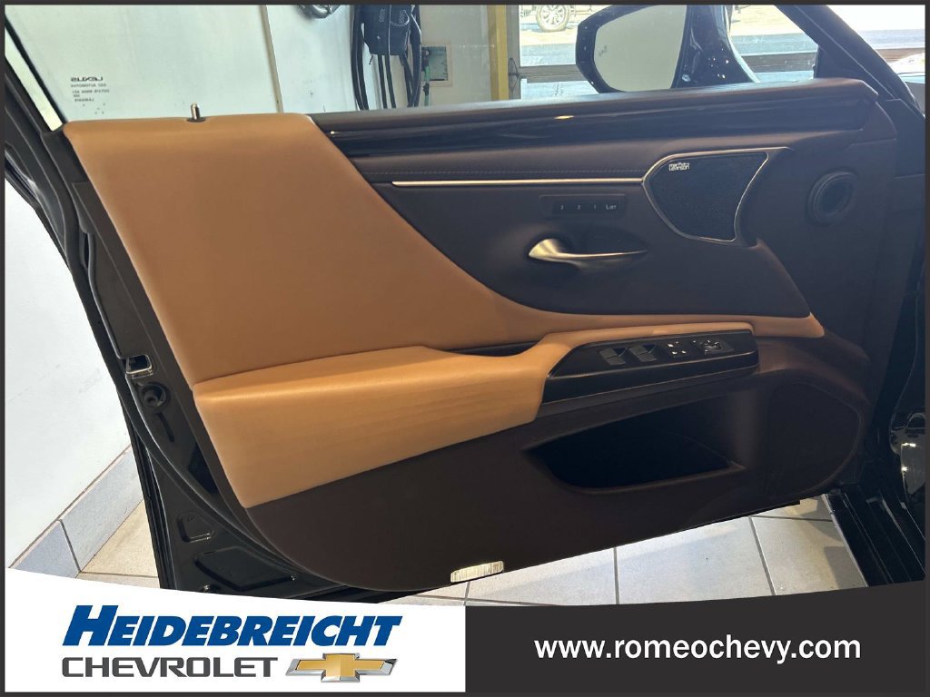 Used 2019 Lexus ES 350 w/ Accessory Package 2 FWD image 10