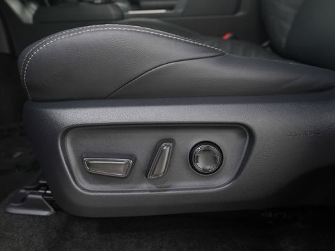 Used 2025 Toyota 4Runner TRD Off-Road Premium AWD/4WD image 25