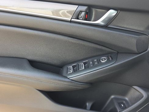 Used 2020 Honda Accord Sport image 11
