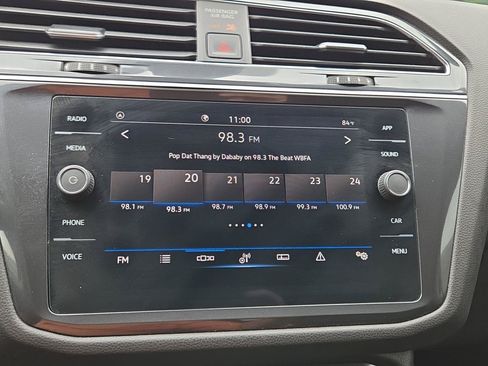 Used 2022 Volkswagen Tiguan SE FWD image 29