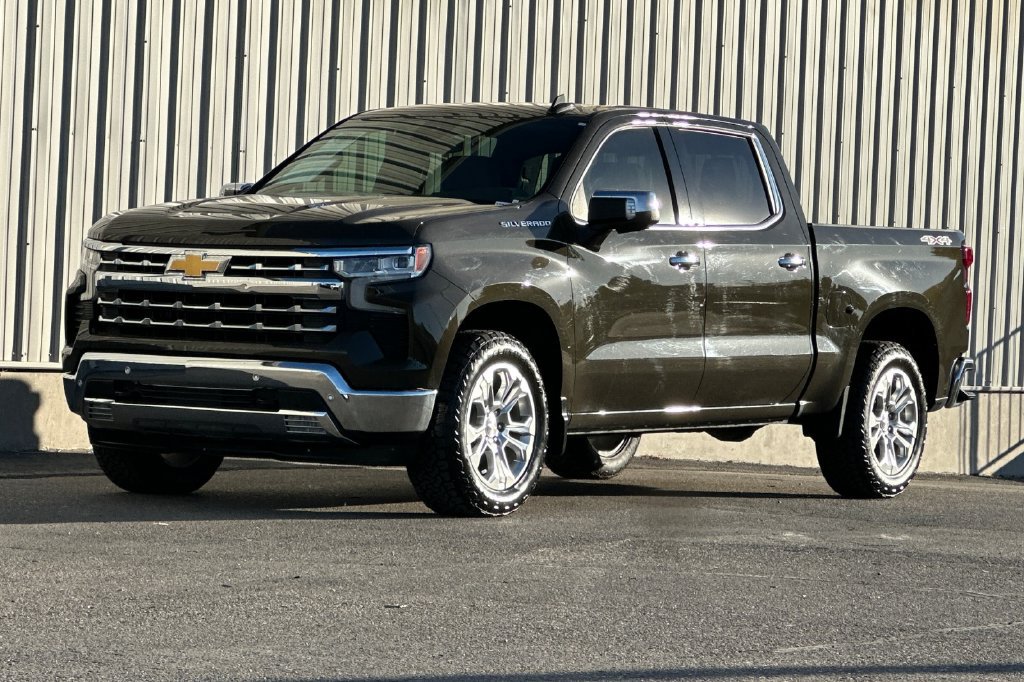 Used 2024 Chevrolet Silverado 1500 LTZ w/ LTZ Convenience Package II AWD/4WD image 4