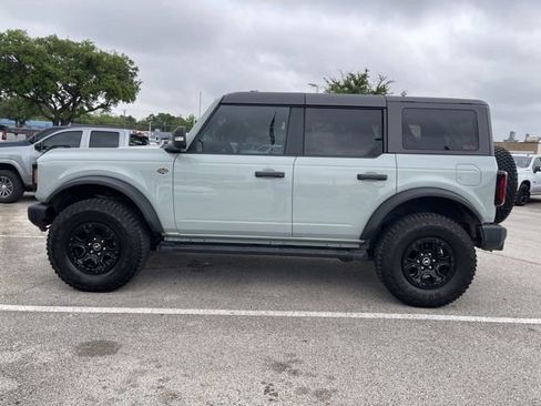 Used 2023 Ford Bronco Wildtrak image 6