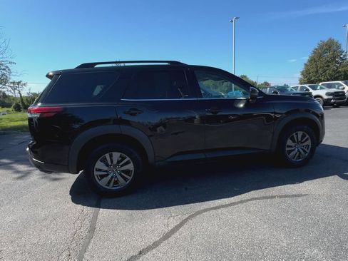 Used 2024 Nissan Pathfinder SV AWD/4WD image 9