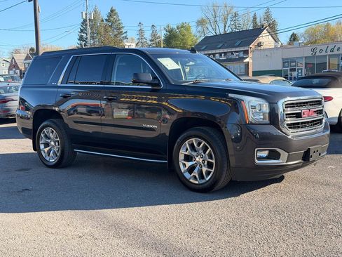 Used 2020 GMC Yukon SLE w/ SLE Value Package AWD/4WD image 3