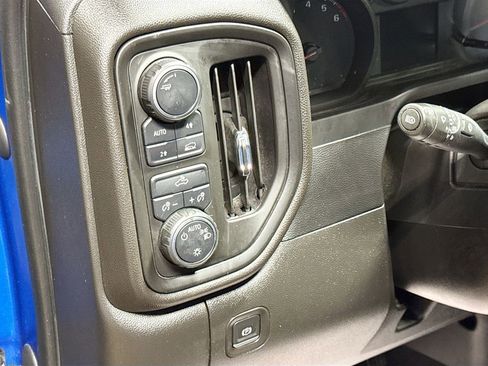 Used 2022 Chevrolet Silverado 1500 Custom AWD/4WD image 10