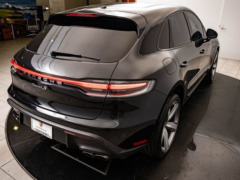Certified 2023 Porsche Macan S AWD/4WD image 15