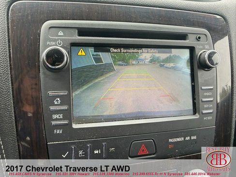 Used 2017 Chevrolet Traverse LT w/ Style and Technology Package AWD/4WD image 19