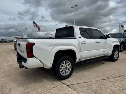 Used 2024 Toyota Tacoma SR5 AWD/4WD image 7