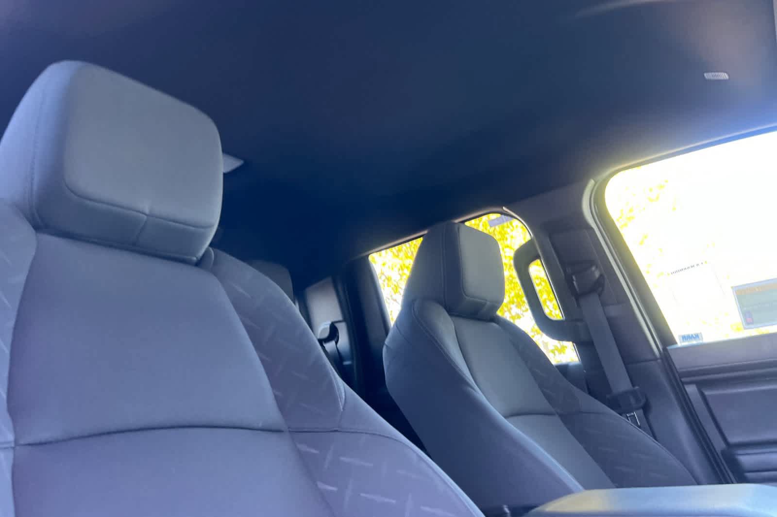 Used 2025 Toyota Tacoma SR5 AWD/4WD image 16
