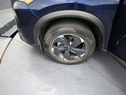 Used 2025 Nissan Rogue SV FWD image 10