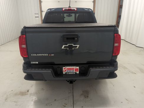 Used 2019 Chevrolet Colorado Z71 AWD/4WD image 3