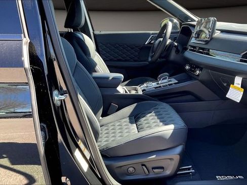 New 2026 Nissan Rogue Platinum image 11