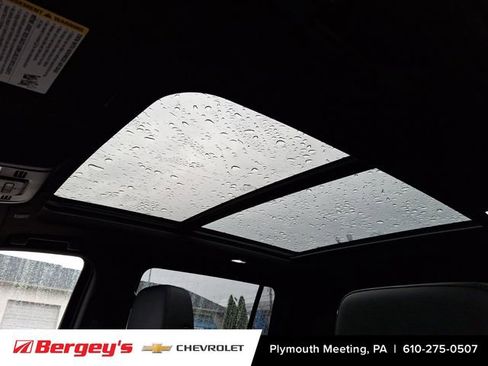 Certified 2021 Chevrolet Suburban Z71 w/ Z71 Signature Package image 18