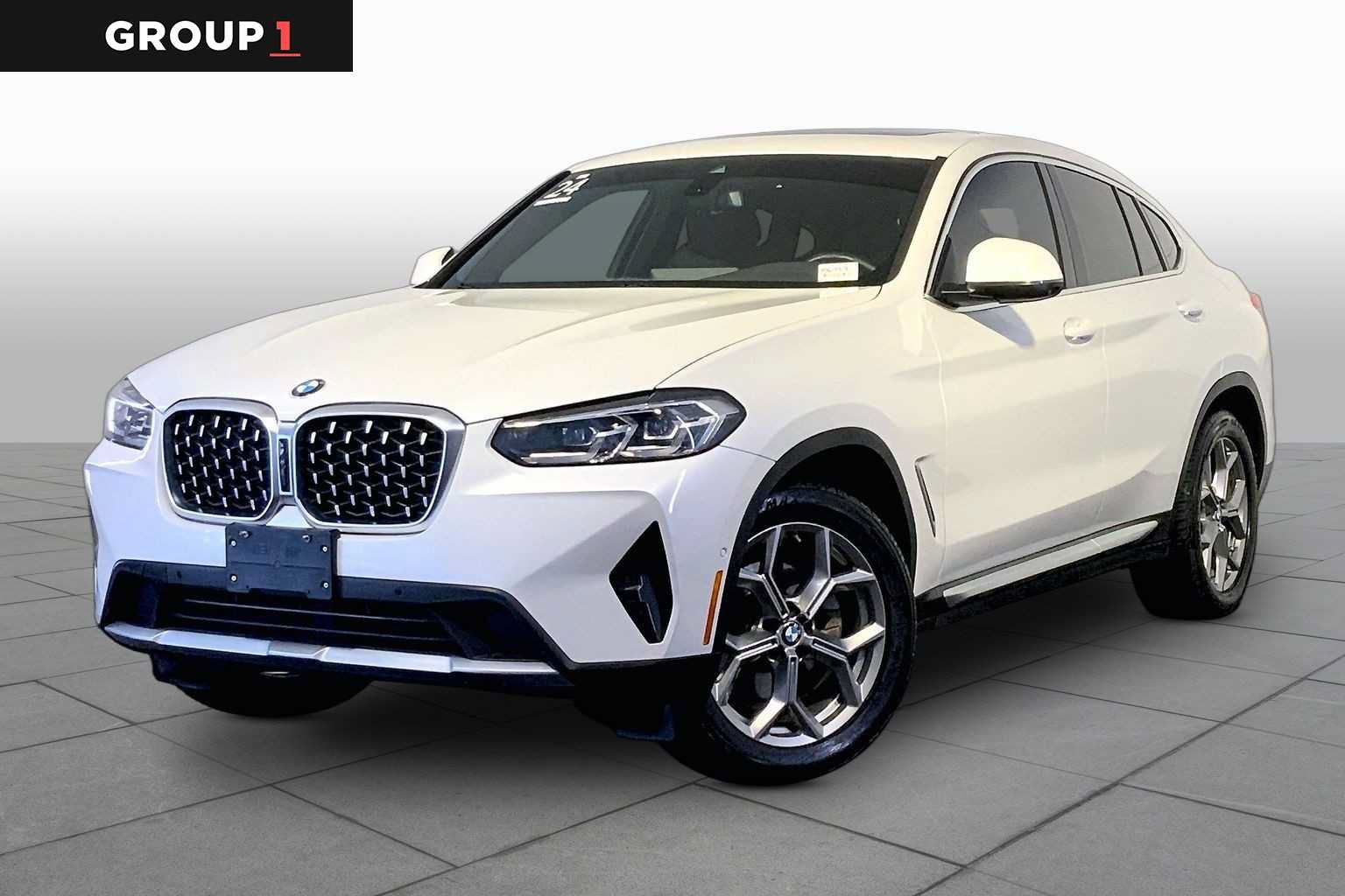 Used 2024 BMW X4 xDrive30i w/ Parking Assistance Package AWD/4WD image 1