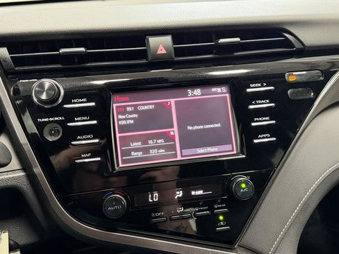 Used 2019 Toyota Camry SE w/ Carpet Mat Package FWD image 31