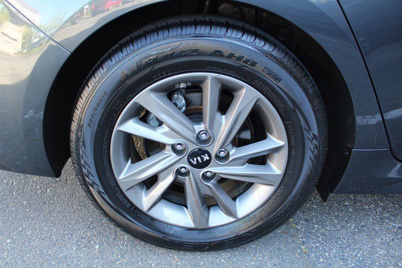 Used 2020 Kia Optima LX FWD image 25