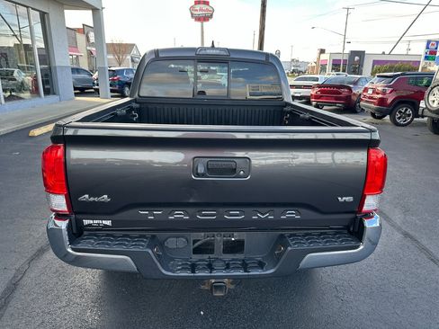 Used 2017 Toyota Tacoma SR5 image 48