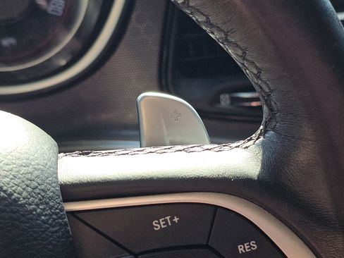 Used 2017 Dodge Challenger R/T Scat Pack w/ Leather Interior Group image 27