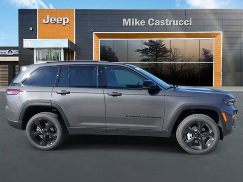 New 2025 Jeep Grand Cherokee Limited w/ Black Appearance Package image 3