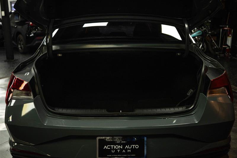 Used 2023 Hyundai Elantra SEL w/ Convenience Package FWD image 7