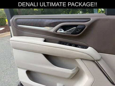 Used 2021 GMC Yukon Denali w/ Denali Ultimate Package AWD/4WD image 15