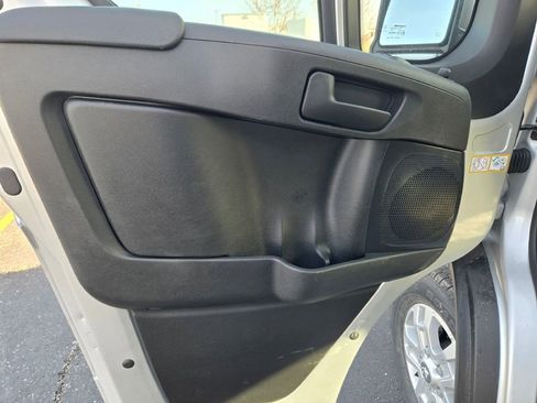 New 2025 RAM ProMaster 2500 w/ Quick Order Package 22G SLT image 10