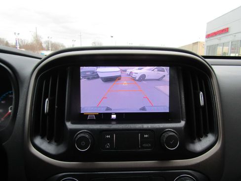 Used 2019 Chevrolet Colorado Z71 w/ Z71 Midnight Edition image 13