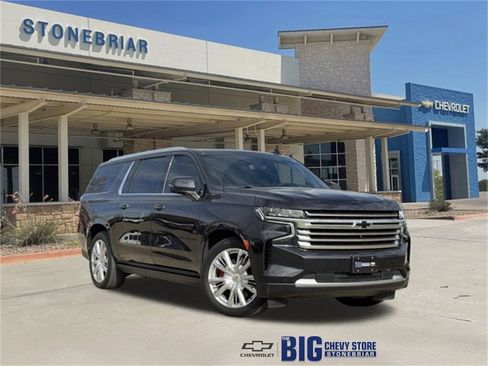 Used 2022 Chevrolet Suburban High Country image 1