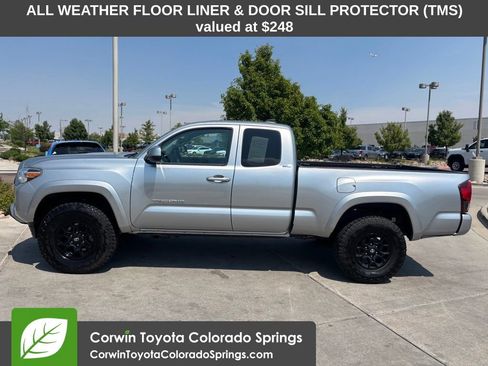Used 2022 Toyota Tacoma SR5 AWD/4WD image 4