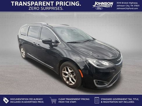 Used 2018 Chrysler Pacifica Touring-L Plus w/ Tire & Wheel Group FWD image 1